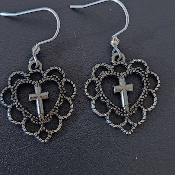 Hand Crafted Pierced Earrings Cross in Filigree Heart Antique Silver - Picture 4 of 8